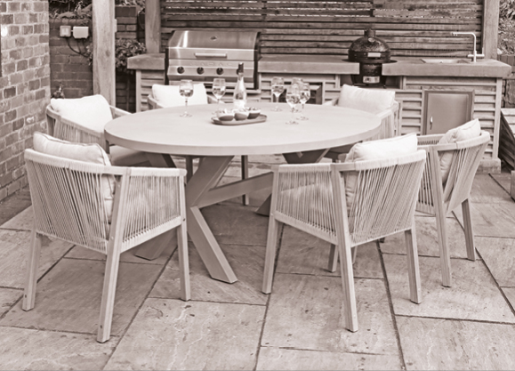 Banner Content Image: https://dale-leisure.co.uk/images/banner/source/09%20Outdoor%20Living2.6m47fBl0U3.jpg?t=1739449656